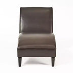 Chaise longue Hobart in similpelle bonded con design ergonomico ricurvo e gambe in legno di betulla