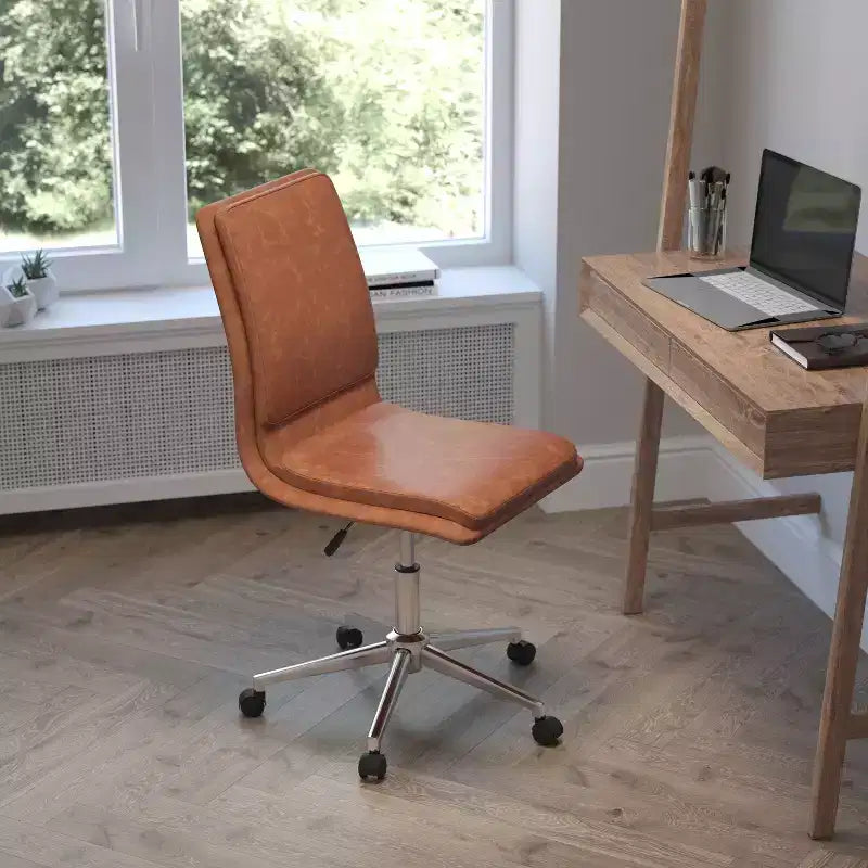 Sedia da ufficio moderna con schienale medio, rivestimento in similpelle, base a 5 razze e regolazione pneumatica dell'altezza del sedile