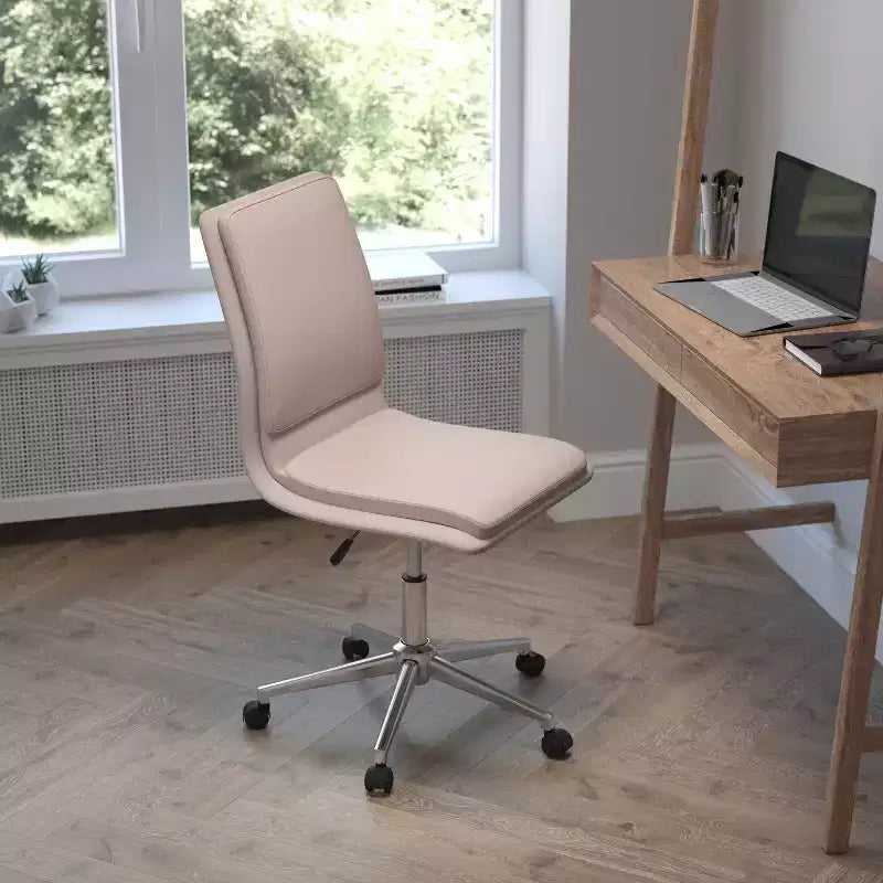 Sedia da ufficio moderna con schienale medio, rivestimento in similpelle, base a 5 razze e regolazione pneumatica dell'altezza del sedile
